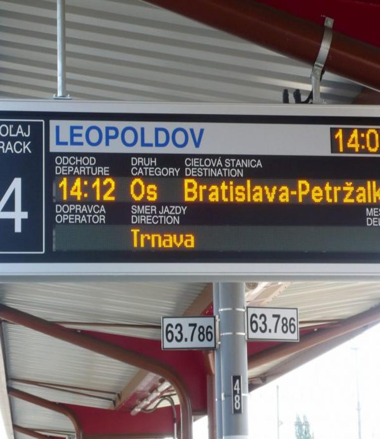resized_railway-display-600x600